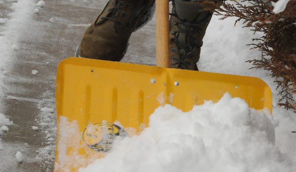 Más de ocho pulgadas de nieve en Minneapolis, se agotan las maquinas quitanieves