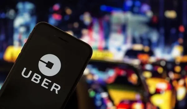 Veta Gobernador ley que elevaría al doble tarifas de Uber en Minnesota
