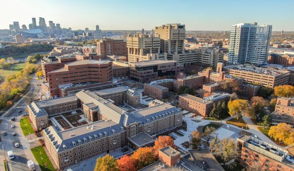 Haciendo la universidad asequible: El programa PSEO de Minnesota ofrece oportunidades de créditos universitarios gratuitos, pero enfrenta desafíos y barreras