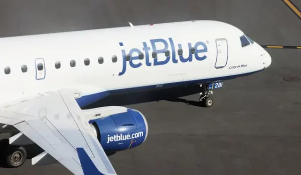 Turbulencia en vuelo de JetBlue de Guayaquil a Fort Lauderdale deja 8 heridos