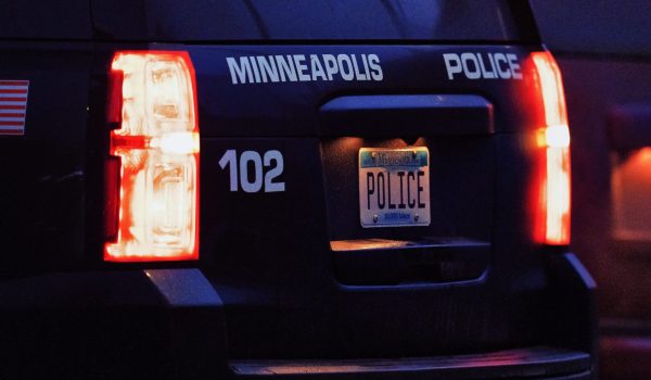 Minneapolis Lanza “Operación Verano Seguro” para Combatir el Crimen