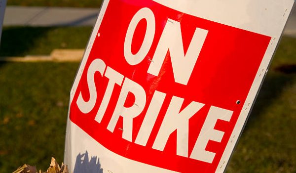 Podrían irse a huelga empleados de Minneapolis