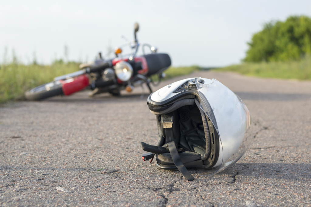 Investigan si mujer que atropelló y mató a motociclista iba viendo el celular