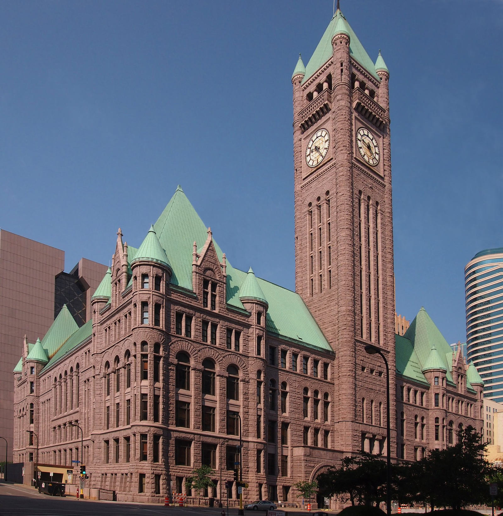 Esperan terminar las renovaciones del City Hall de Minneapolis fines del próximo año