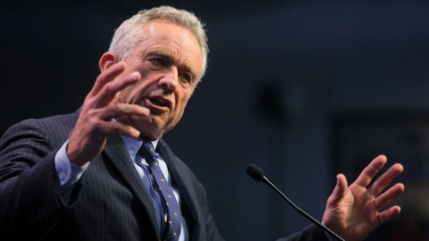 ¿Dónde quedan las mujeres embarazadas en el plan de salud de Robert F. Kennedy Jr.?