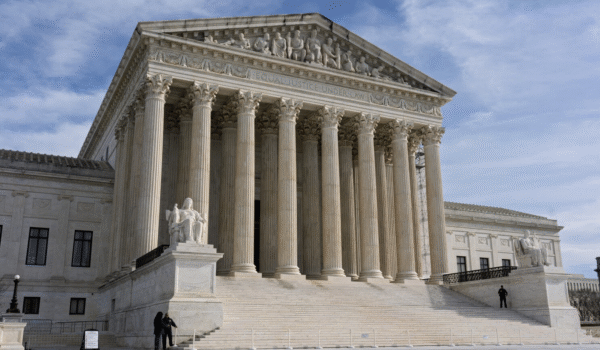 Corte Suprema respalda a Trump y limita bloqueos judiciales nacionales
