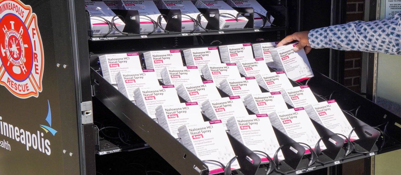 Máquinas expendedoras de NARCAN salvan vidas en Minneapolis