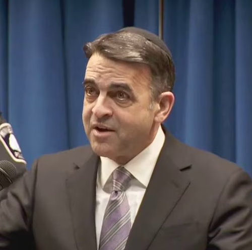 Arrestan a 12 presuntos pandilleros en operativo que sacó millones de dosis de fentanilo en Minneapolis