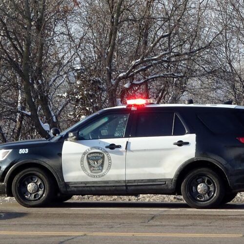 Adolescente muere tras tiroteo en complejo de apartamentos de Burnsville