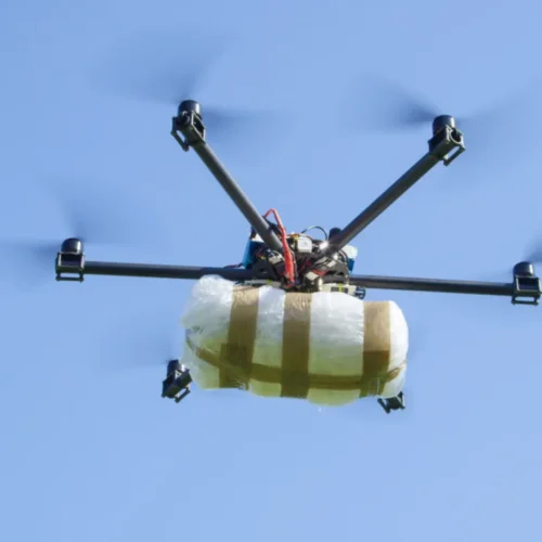 Cierre aéreo en El Paso por drones del narcotráfico activa alerta federal