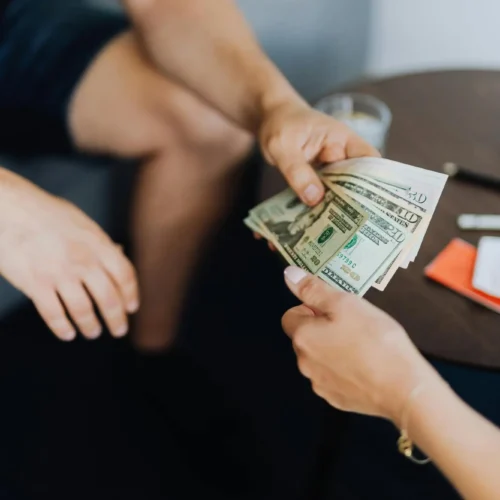 El Concejo de Minneapolis votará hoy propuesta de apoyo para renta a familias afectadas por operativos migratorios