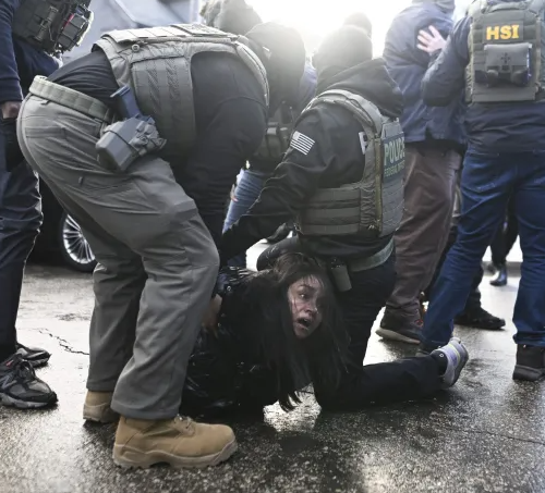 Juez federal encuentra evidencia de perfil racial durante operativo migratorio en Minnesota