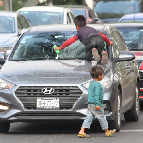 “Hiere a Obrador la pobreza en Cuba” mientras cifras de pobreza infantil en México generan contraste