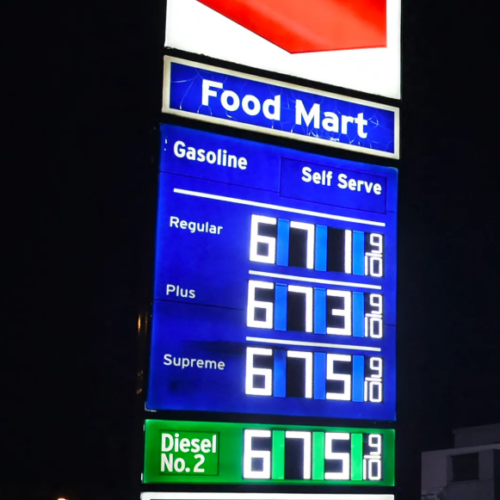 Precios del combustible ya alcanzan niveles récord en dos estados