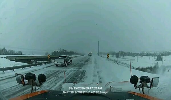 Autoridades advierten no viajar en carreteras del sur de Minnesota por condiciones de ventisca