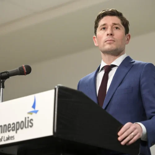 Alcalde de Minneapolis veta medida que ampliaba aviso previo a desalojos