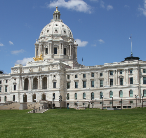 Legisladores proponen fondo estatal para apoyar a víctimas de delitos en Minnesota