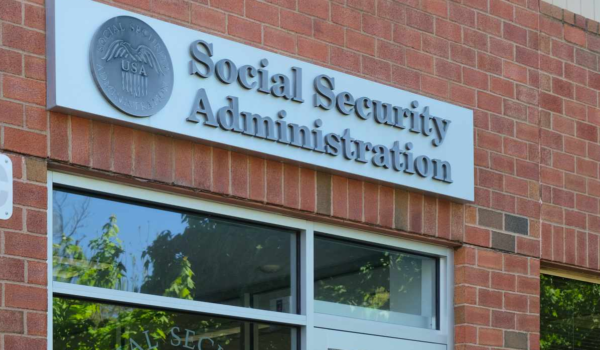 Autoridades alertan sobre aumento de fraudes que suplantan al Seguro Social