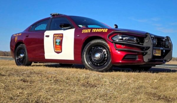 Minnesota refuerza operativos contra la conducción distraída durante abril