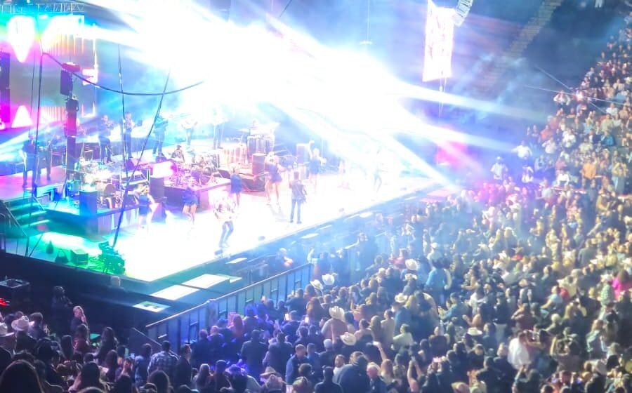 Los Tigres del Norte llenan el Grand Casino Arena en una noche de orgullo latino