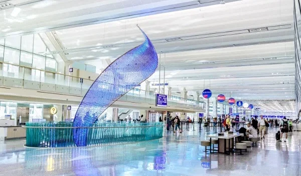 Filas de seguridad fluyen en aeropuerto de Minneapolis pese a cierre parcial del gobierno