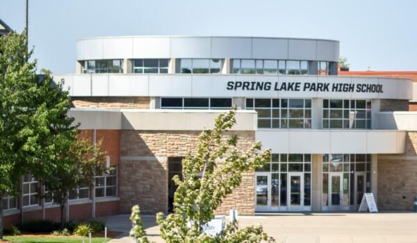 Escuelas de Spring Lake Park continúan cerradas tras posible ciberataque