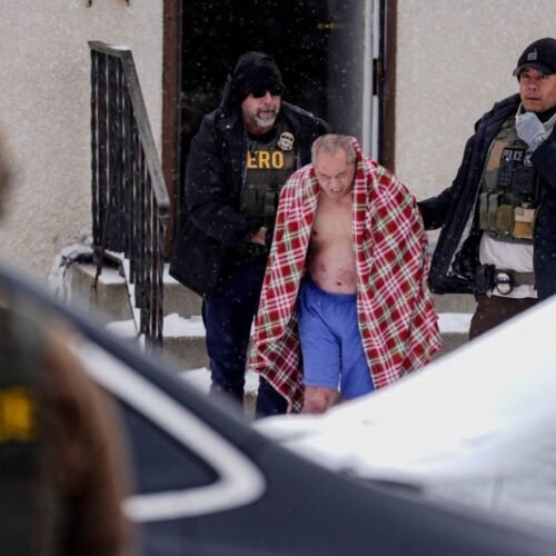 Fiscales investigan posibles cargos contra agentes federales por arresto en St. Paul