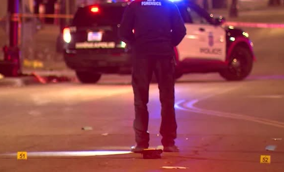Presentan cargos contra hombre acusado de apuñalamiento mortal en parque de Minneapolis