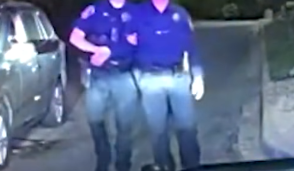 Oficial de policía es arrestado por conducir ebrio en Bloomington