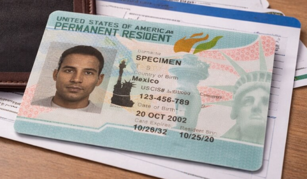 Nuevo plan migratorio de Trump podría obligar a solicitantes de residencia a salir de Estados Unidos
