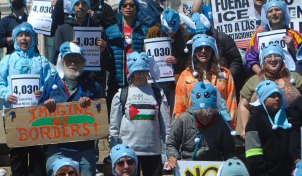 Activistas piden a Tim Walz declarar a Minnesota como estado santuario