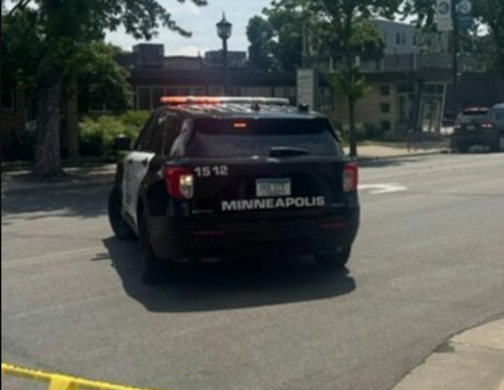 Sospechoso armado permanece atrincherado tras disparar contra agentes en Minneapolis