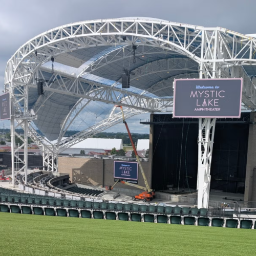 El nuevo Mystic Lake Amphitheater enfrenta dudas tras su primera gran prueba