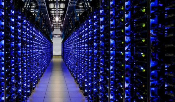 Empresas eléctricas afirman que los centros de datos aún no afectan la red durante las olas de calor en Minnesota