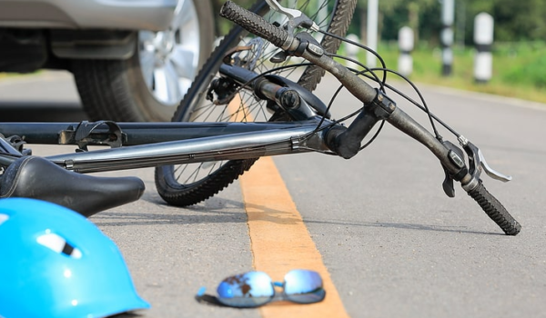 Abrió la puerta de su auto sin precaución y provoco la muerte de un ciclista en St. Paul