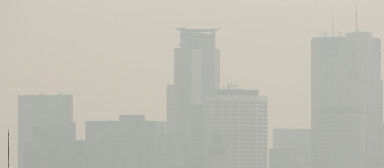Alerta por mala calidad del aire en Minnesota: el humo de incendios afectará a las Ciudades Gemelas hasta el viernes
