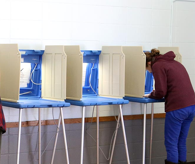 Último día para registrarse antes de las primarias en Minnesota; Minneapolis verificará públicamente sus máquinas de votación
