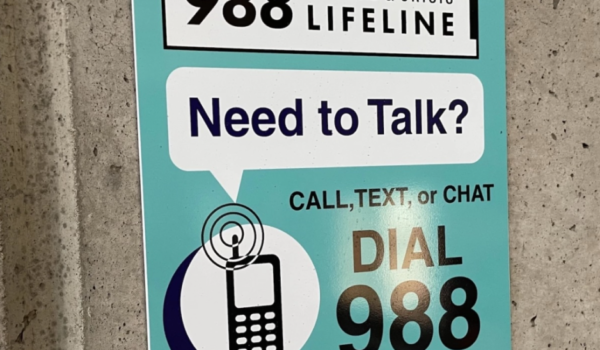 Minnesota triplica el uso de la línea 988 de apoyo en salud mental desde su creación