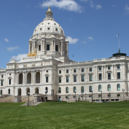 Legisladores proponen fondo estatal para apoyar a víctimas de delitos en Minnesota