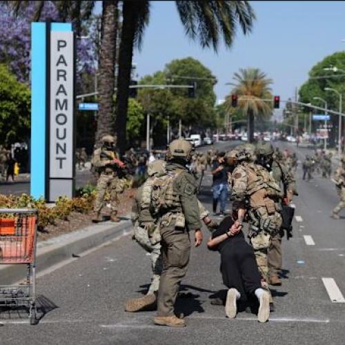 Operativo de ICE en Los Ángeles desata críticas por uso excesivo de fuerza