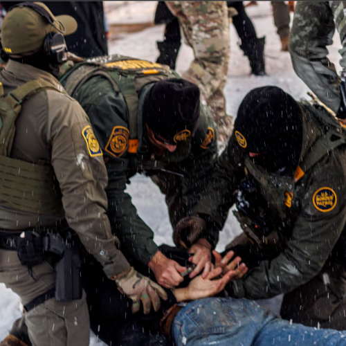 Debaten en Minnesota proyectos para limitar acceso de agentes migratorios a campus y guarderías