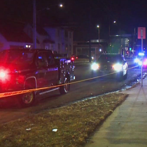 Dos personas heridas en tiroteo dentro de un vehículo en Uptown, Minneapolis