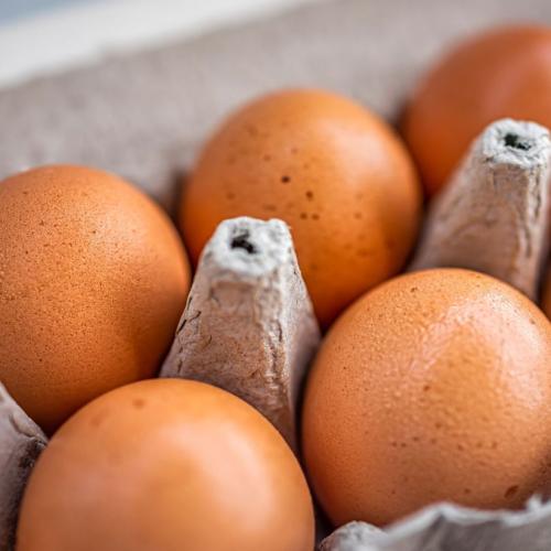Retiran del mercado millones de huevos por posible contaminación con salmonela; esto es lo que deben revisar los consumidores