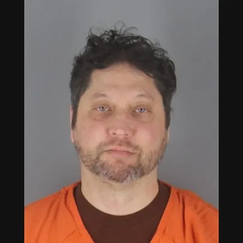 Identifican al hombre arrestado tras ataque contra Ilhan Omar en Minneapolis