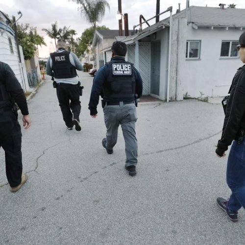 $170,000,000,000 para perseguir inmigrantes