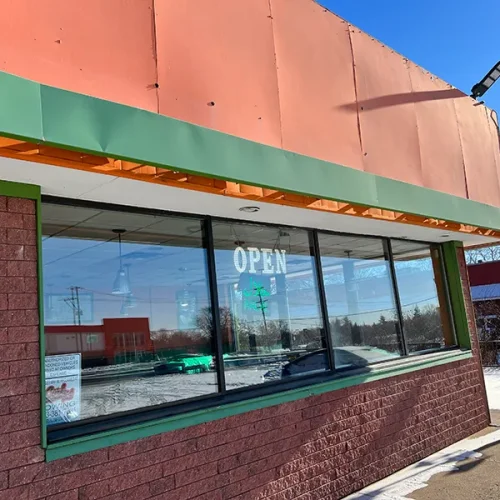 Tiroteo dentro de restaurante deja dos heridos en Columbia Heights