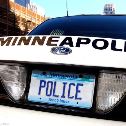 Alcalde de Minneapolis reafirma compromiso con reforma policial tras desestimación de decreto federal